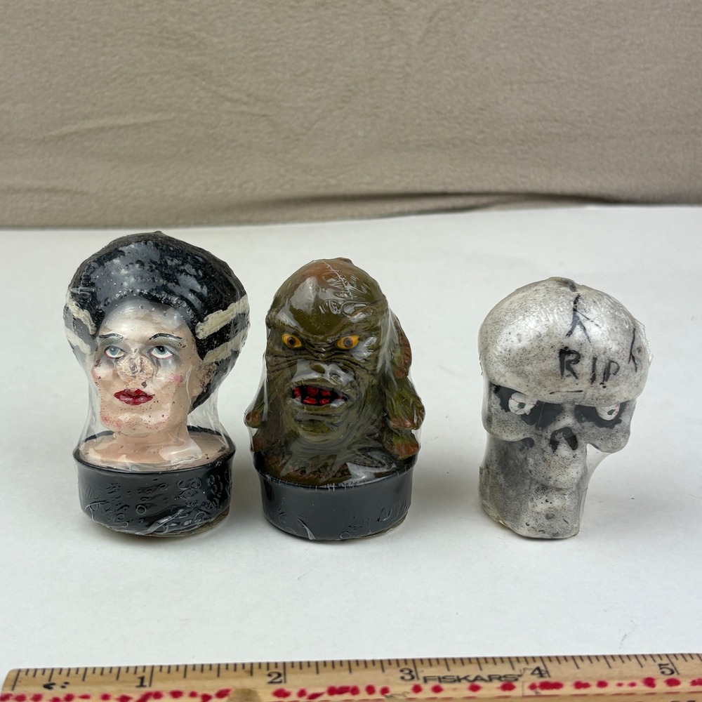 VTG 1990 Universal Studios Monsters Set Of 2 Candles Sealed + 1‎ unbranded, 2.5"